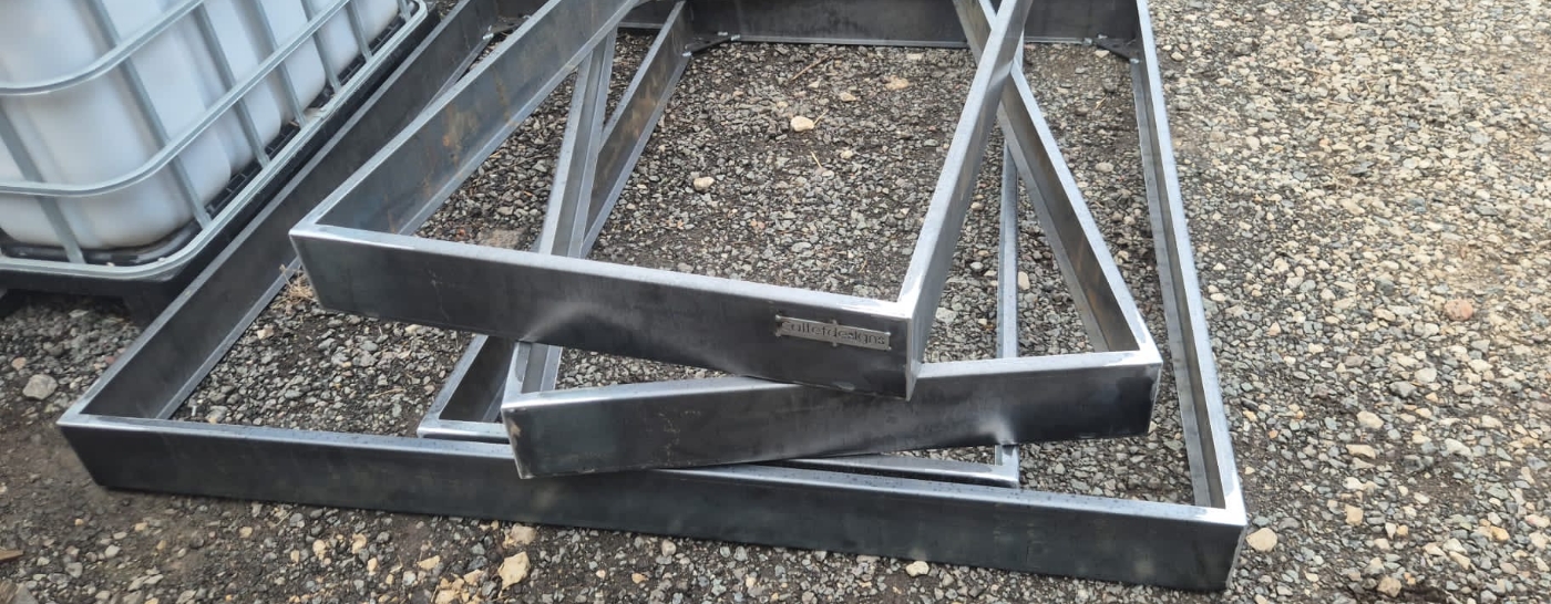Raised bed garden planters 